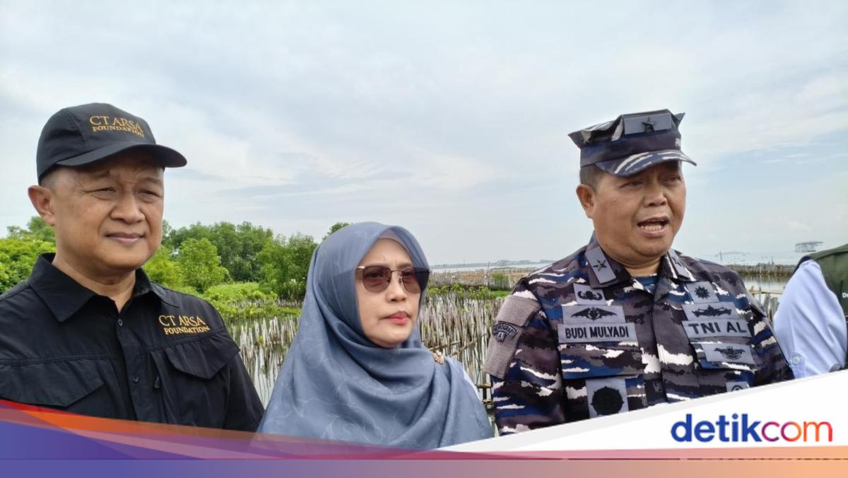 Koarmada RI Apresiasi CT Arsa Inisiasi Bersih-bersih dan Tanam Mangrove di Muara Angke