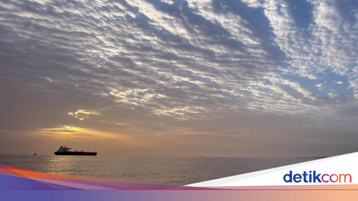 Iran Manfaatkan Selat Hormuz sebagai Kartu Strategis Saat Negosiasi AS Mandek