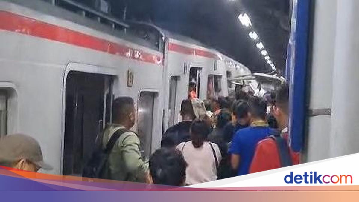 KAI Klarifikasi Usai Tabrakan Kereta di Stasiun Bekasi Timur, Fokus Evakuasi Korban