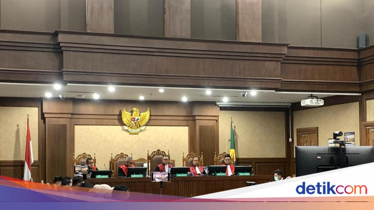 Nadiem Dibantarkan, Sidang Kasus Korupsi Chromebook Ditunda hingga 4 Mei