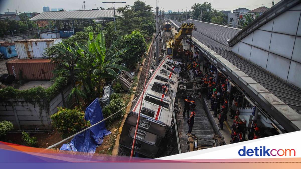 Polisi Usut Kecelakaan Maut KA Argo Bromo Vs KRL di Bekasi