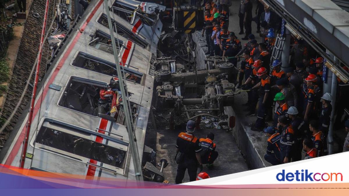 Polisi Dalami Persinyalan Kereta Sebelum Tabrakan KA dan KRL di Bekasi