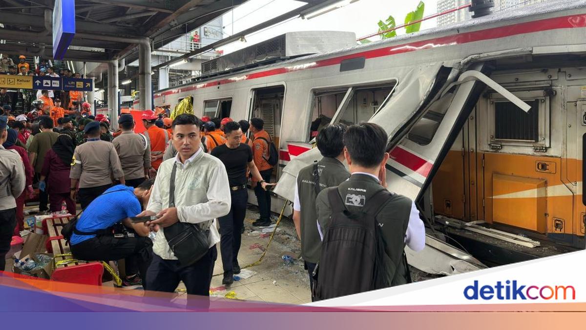 Kecelakaan Kereta di Stasiun Bekasi Timur: Gerbong KRL Hancur, 5 Tewas
