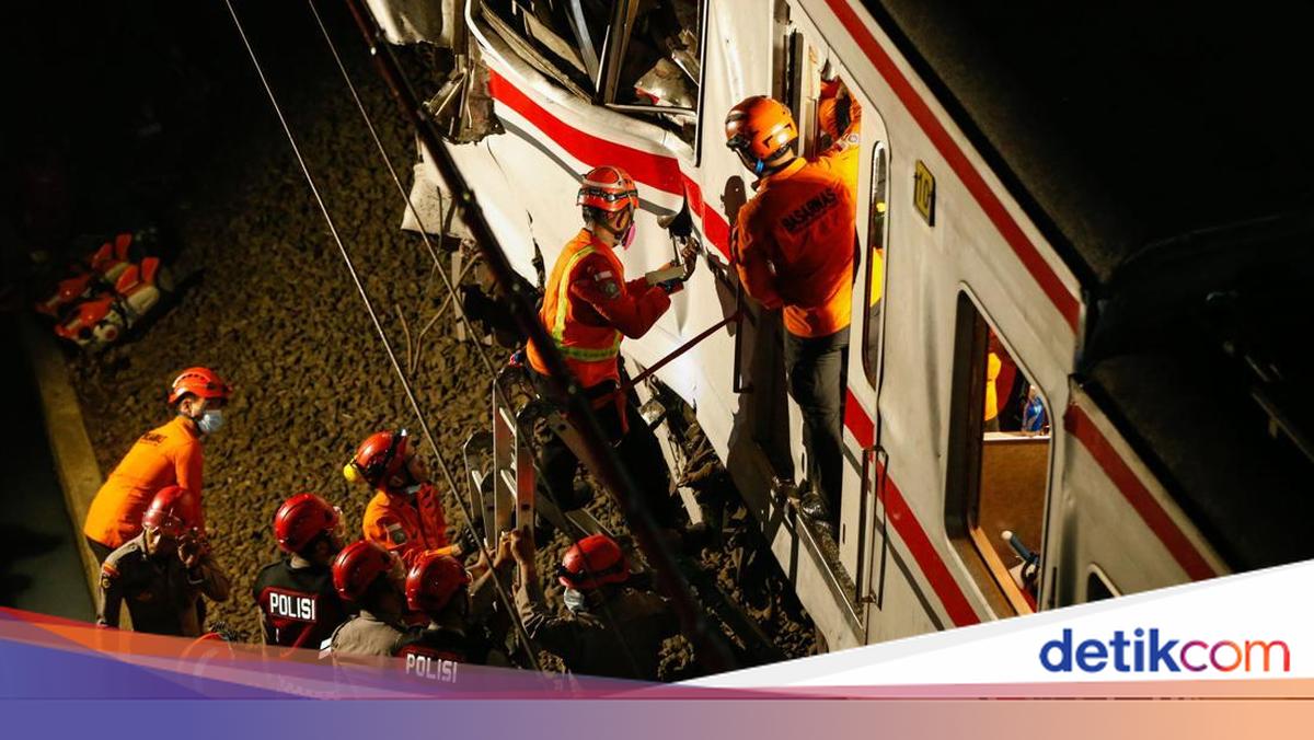 Kecelakaan Kereta di Bekasi Timur: 13 Perjalanan KA Jarak Jauh Dibatalkan Hari Ini