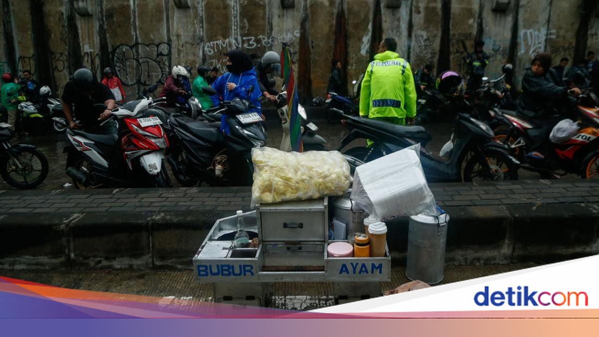 Motor Mogok di Underpass Tambun Usai Nekat Terobos Banjir, Ini Faktanya