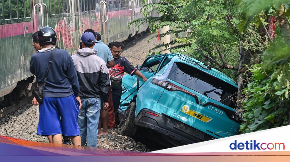 Taksi Berhenti di Ampera Bekasi Berujung Kecelakaan Kereta karena Korsleting