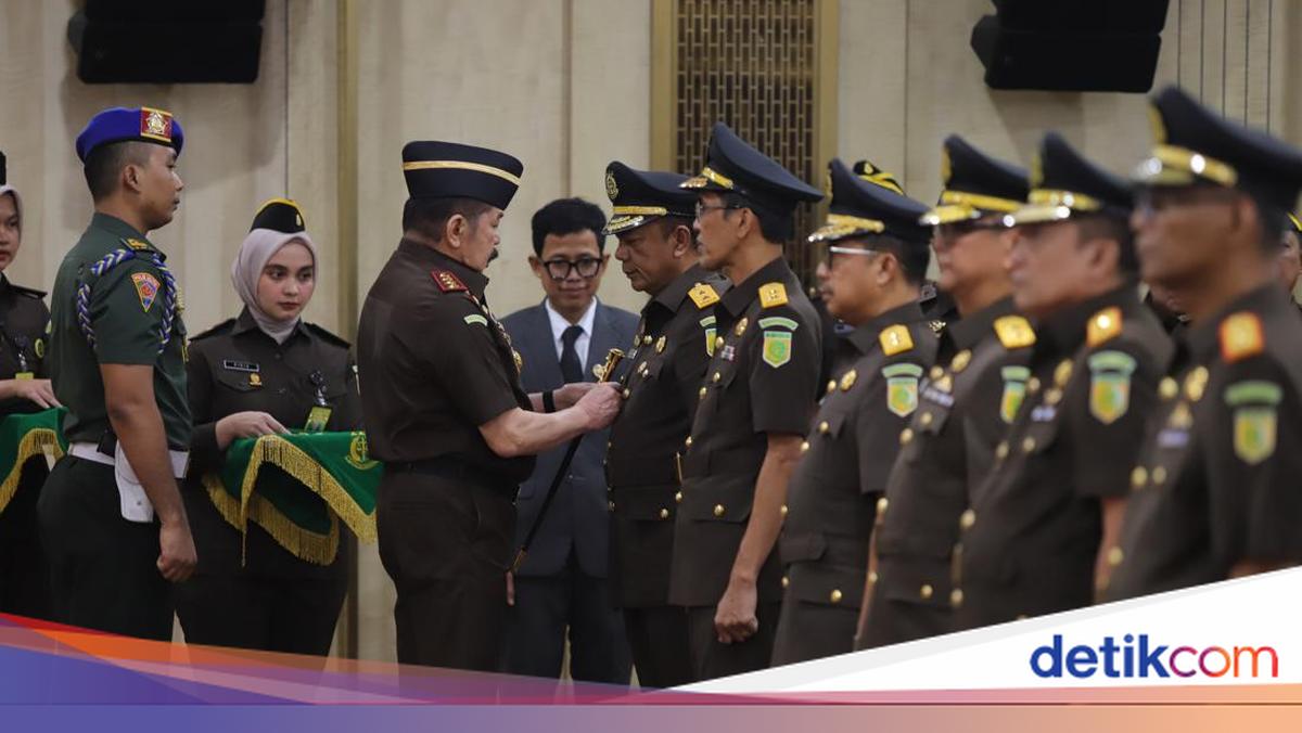 Jaksa Agung Lantik 14 Kajati-Pejabat Kejagung: Tak Boleh Kerja Biasa-biasa Saja