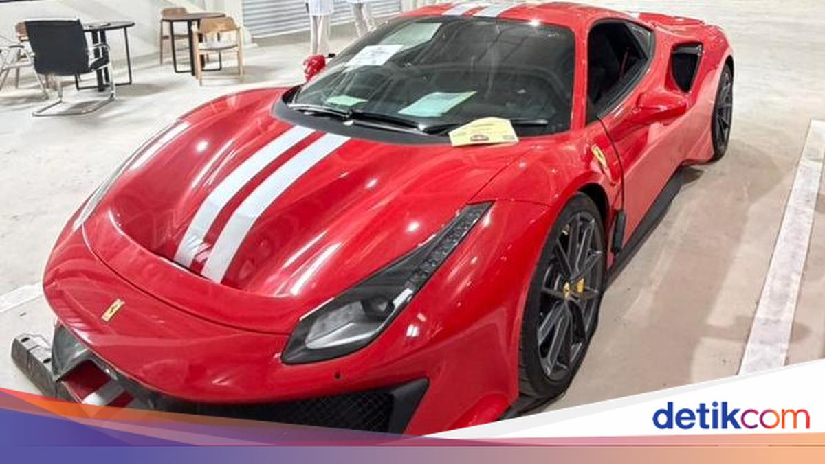 Lelang Kejaksaan: Ferrari hingga Tas Mewah Sandra Dewi