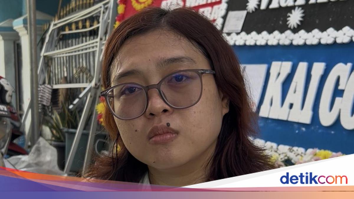 Tetangga Bantu Print Foto Saat Cari Vica Korban Kecelakaan Kereta di Bekasi