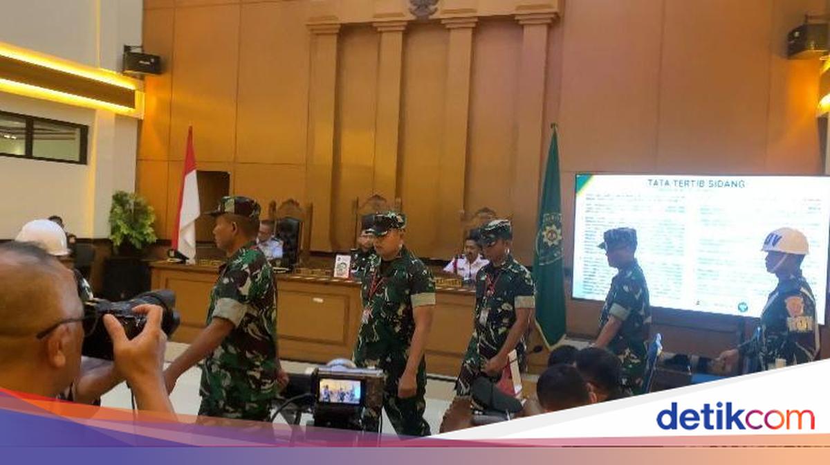 4 Tentara Didakwa Siram Air Keras Andrie Yunus karena Interupsi Rapat RUU TNI