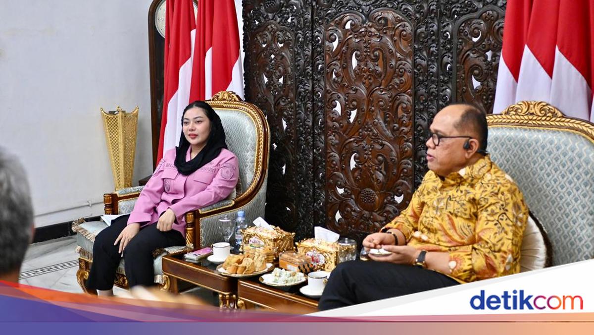 Bupati Mitha Bidik Pasar Eropa untuk Olahan Bawang Merah-Telur Asin Brebes