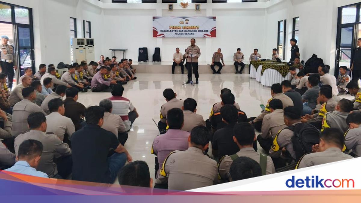180 Polisi Kawal Buruh dari Serang untuk Aksi May Day di Monas Jakarta