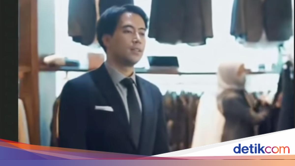 Janji Ustaz Pakai Jas Vidi Aldiano untuk 100 Hari Tahajud