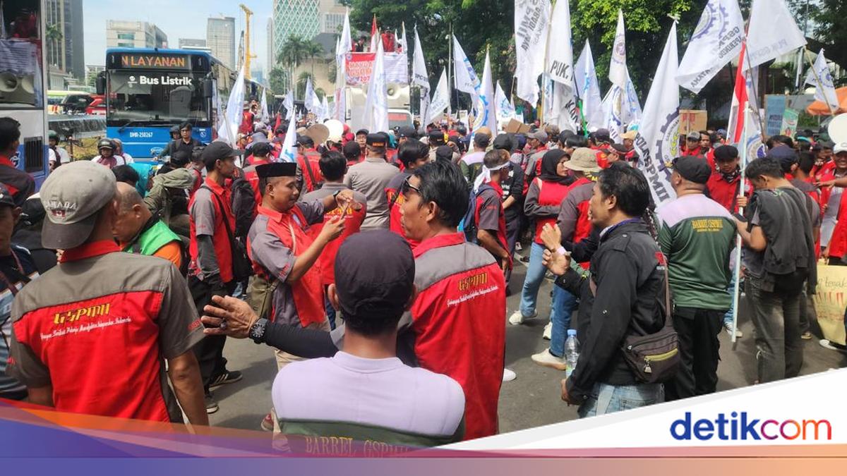 Kawal Aksi Buruh di Depan DPR, Polisi Tegaskan Pengamanan Humanis