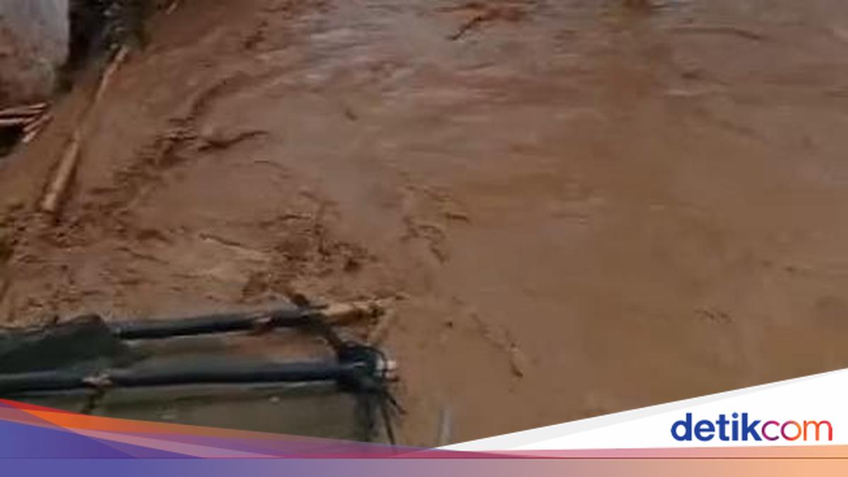 Banjir Bandang Rendam 35 Rumah di Cianjur, 60 KK Mengungsi