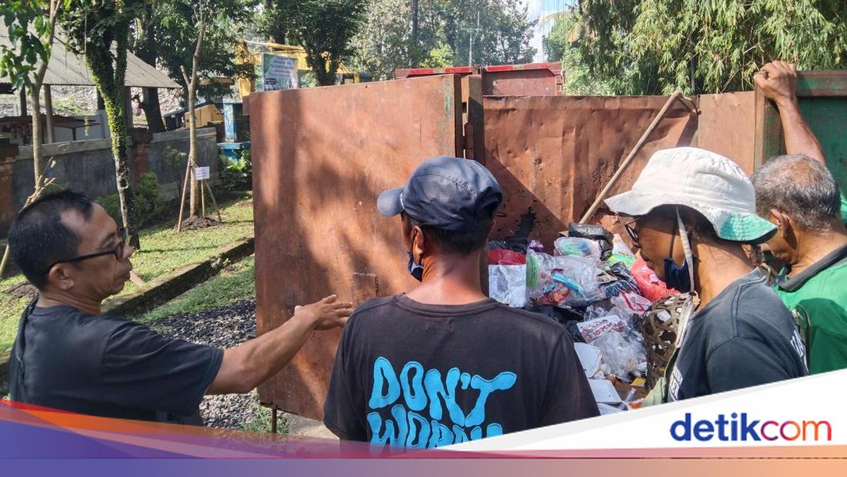 Sejumlah Armada Ditolak Masuk TPA Mandung gegara Sampah Belum Terpilah