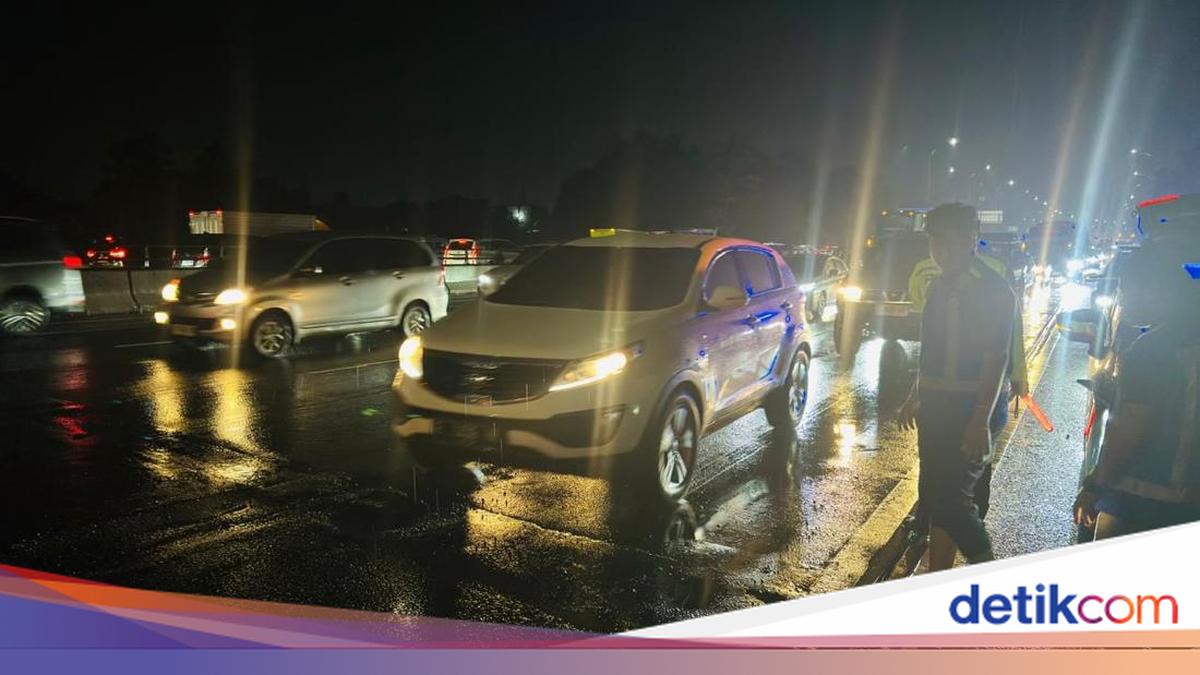 Serba-serbi Mobil Pecah Ban Massal di Tol Jagorawi
