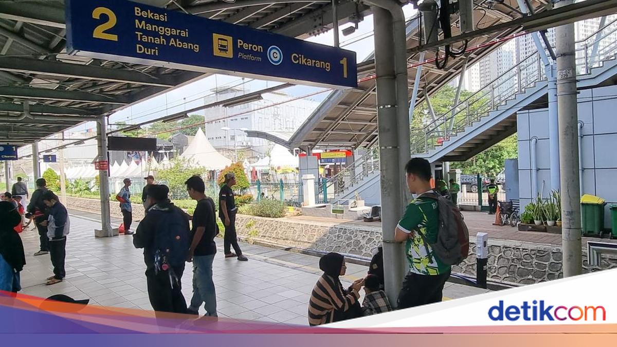 KRL Cikarang Berangsur Normal, Stasiun Bekasi Timur Kembali Pulih