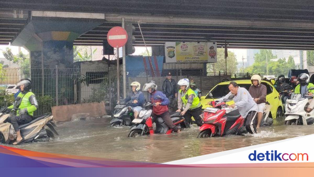 Motor Mogok Usai Terjang Banjir Simpang Puri Kembangan Jakbar, Ini Penyebabnya