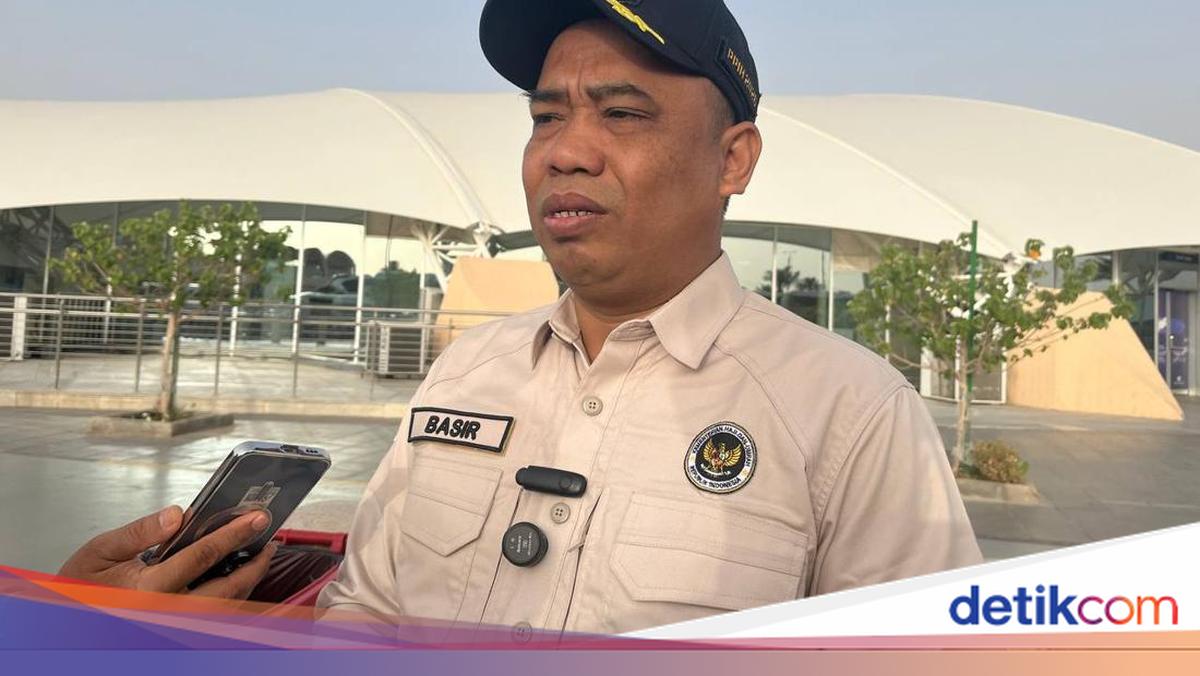 89 ribu jemaah haji Indonesia sudah tiba di Saudi. Petugas bersiap menyambut kedatangan gelombang kedua di Jeddah.

Via: @detikHikmah