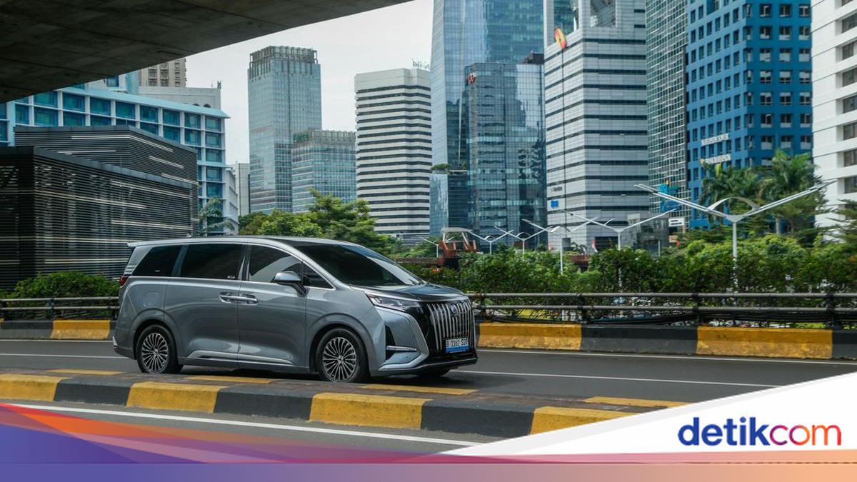 Resmi! Mobil Listrik Tetap Bebas Pajak dan Ganjil Genap