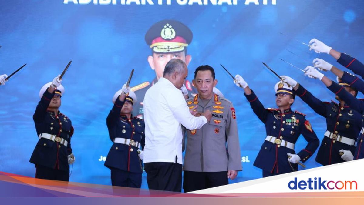 Kapolri Terima Adhi Bhakti Senapati, Motivasi Perkuat Sinergi Keamanan Siber