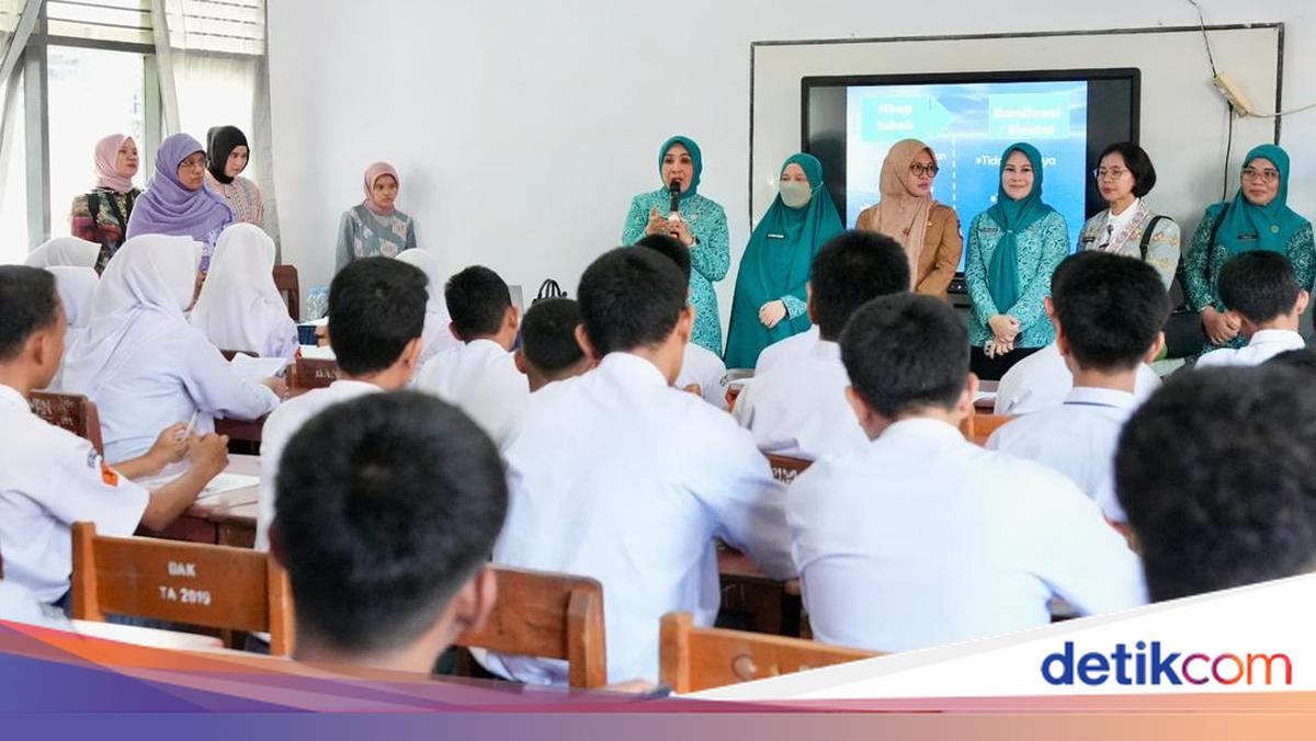 Talkshow di SMAN 9 Gowa, Ketum TP PKK Dorong Siswa Asah Bakat &amp; Potensi