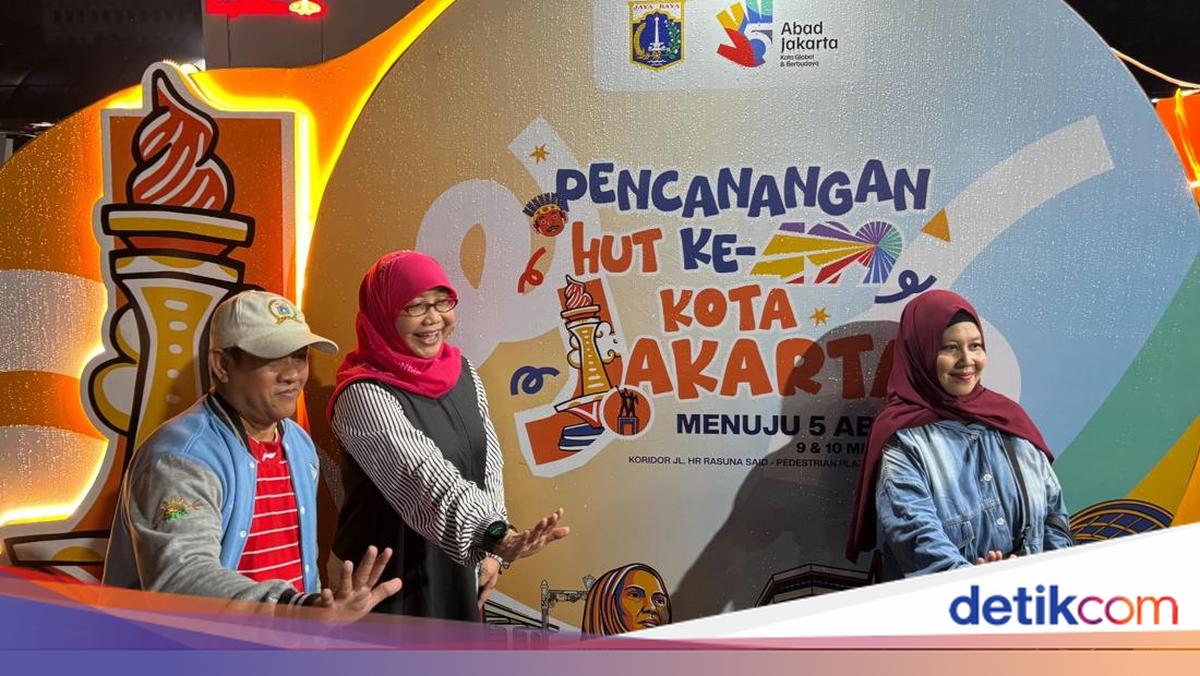 Diguyur Hujan, Warga Tetap Antusias Ramaikan Pencanangan HUT ke-499 Jakarta
