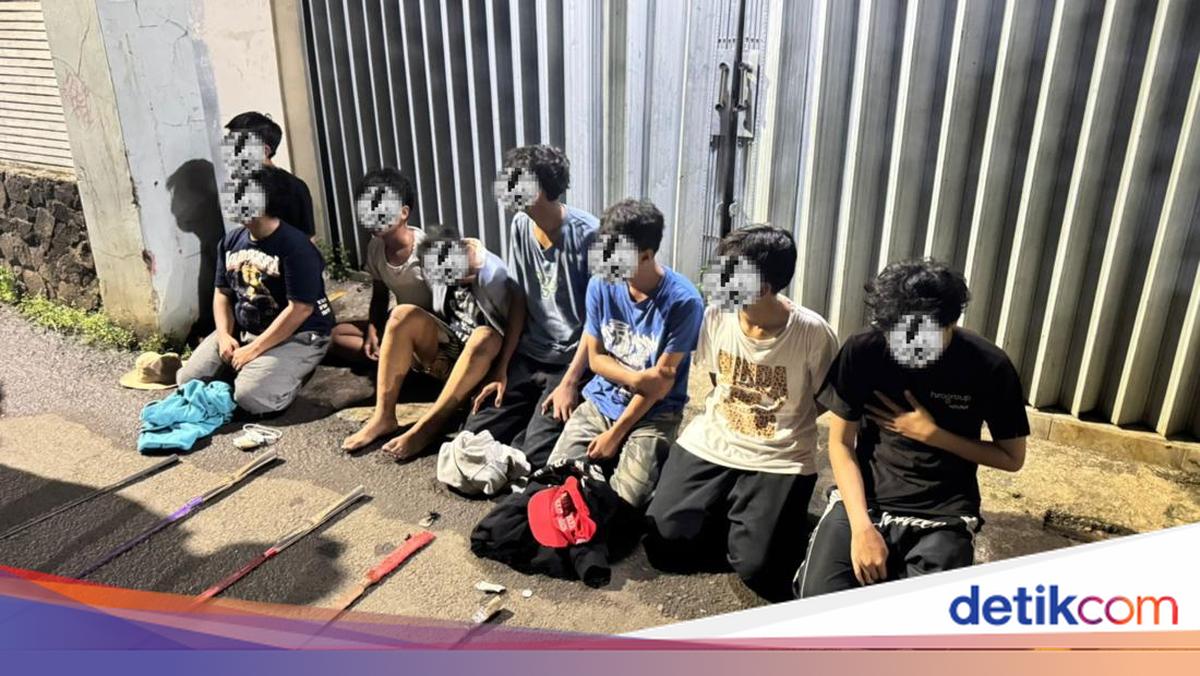 Polisi Tangkap 10 Remaja Hendak Tawuran di Jaktim, Senjata Tajam Disita
