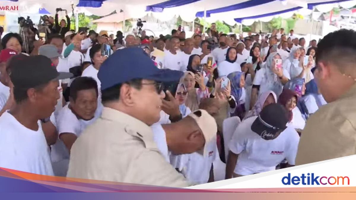 Momen Prabowo Singkirkan Paspampres Saat Salaman dengan Warga di Gorontalo