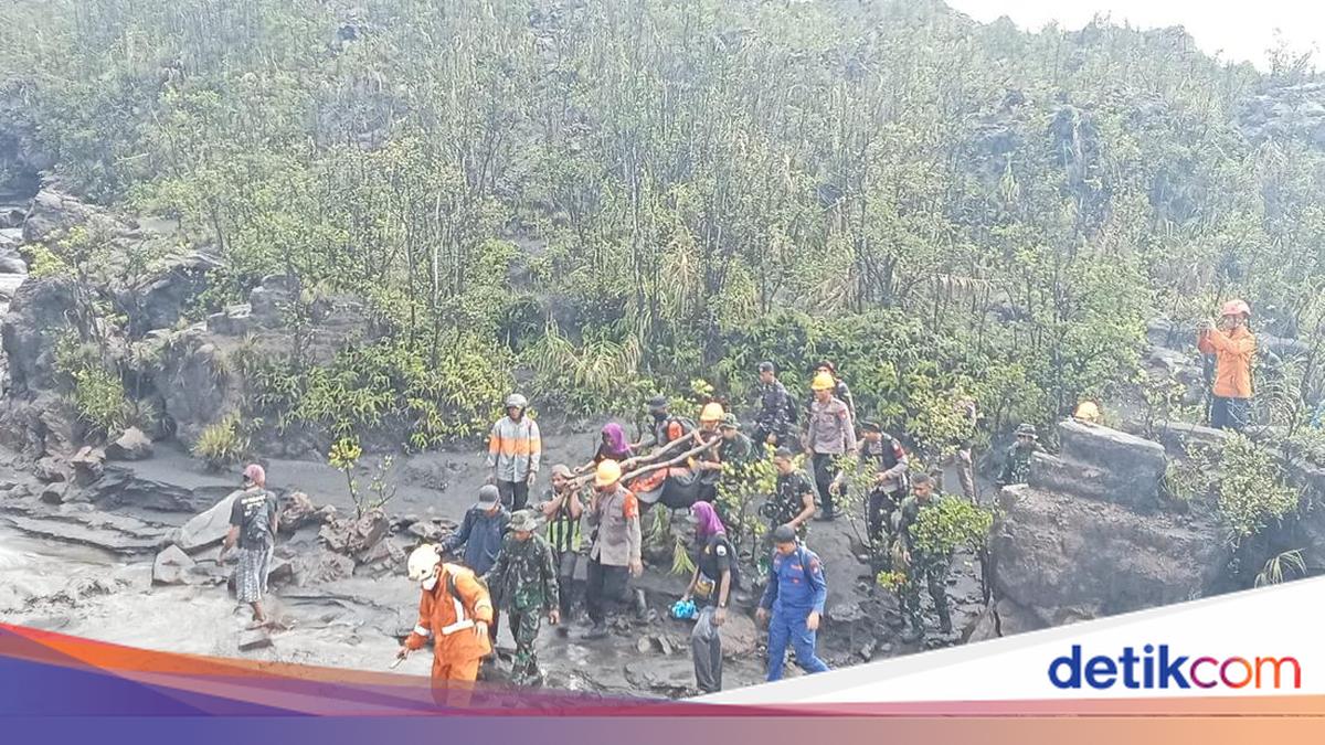 Tim SAR gabungan telah menemukan dua jasad warga negara Singapura yang merupakan pendaki Gunung Dukono, Maluku Utara.