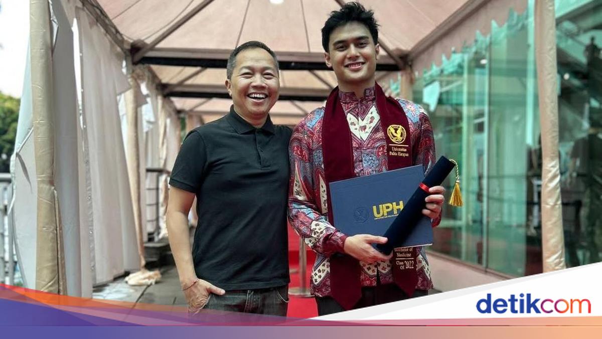 Sandhy Sondoro Bahagia Anak Lulus Dokter Muda, Beri Pesan Ini