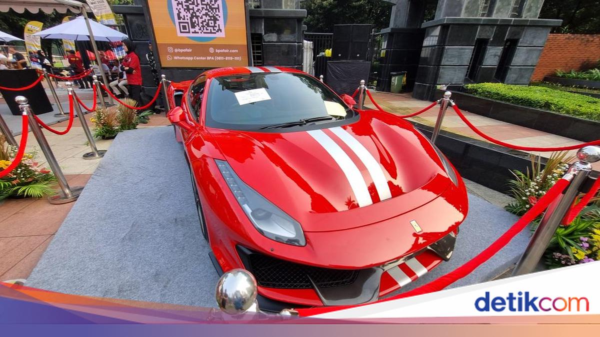 Lelang Barang Rampasan, Kejagung Pamerkan Ferrari hingga Tas Mewah di CFD