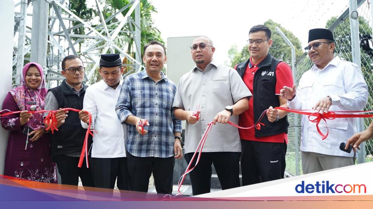 Berantas Blank Spot, Andre Rosiade Resmikan BTS Telkomsel di Malalak Selatan Sumbar