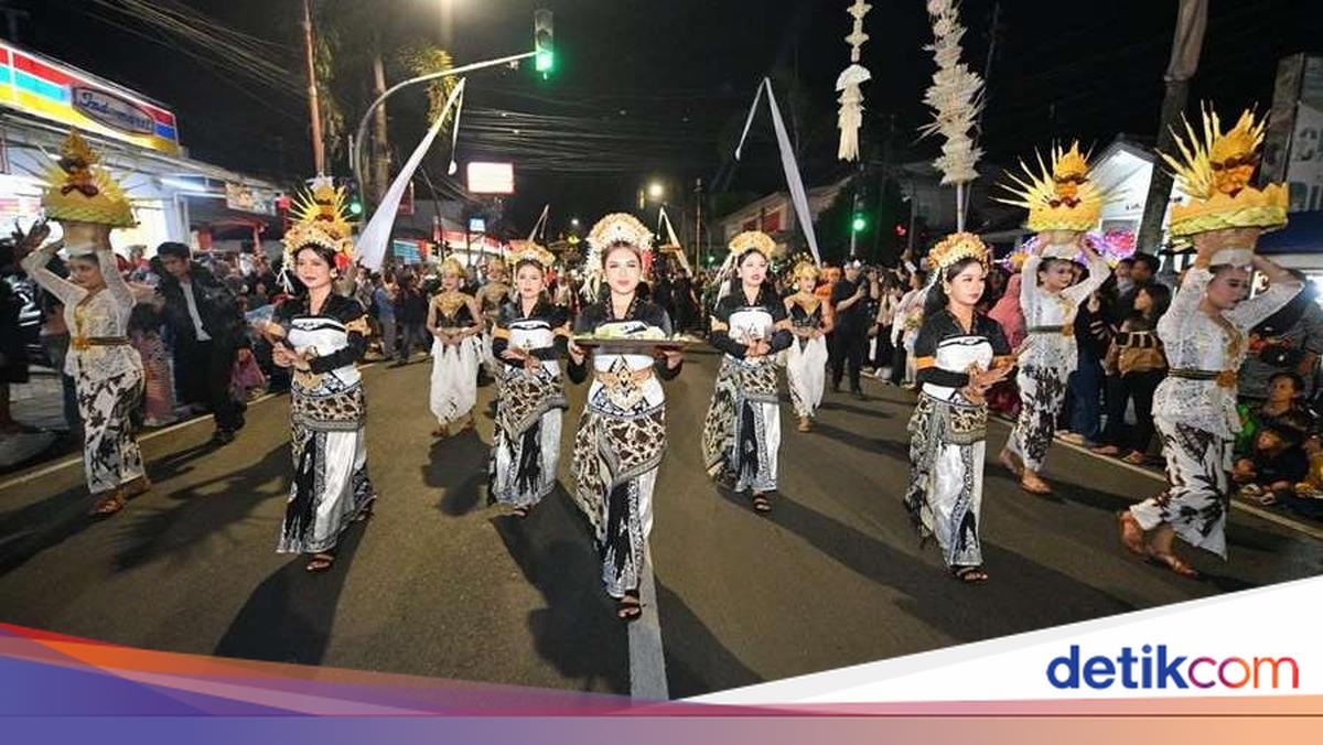 Ribuan Warga Antusias dengan Gelaran Kirab Budaya Napak Tilas Padjadjaran