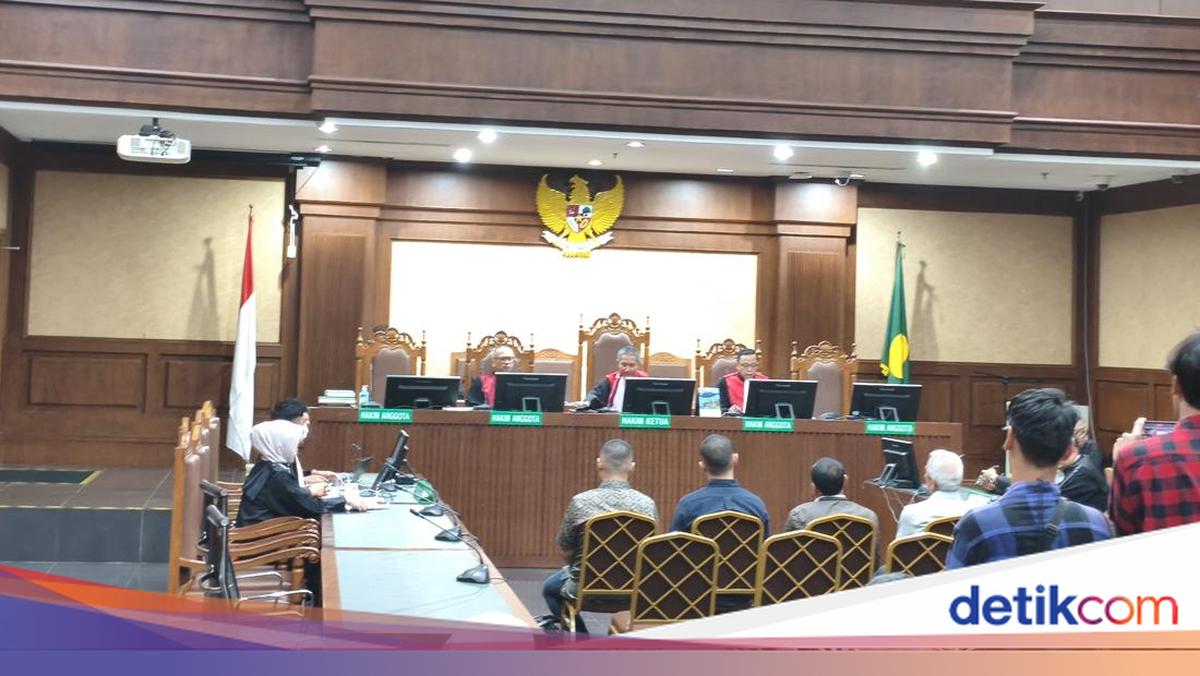 Hakim Pensiun, Sidang Vonis 4 Terdakwa Kasus Korupsi Minyak Ditunda