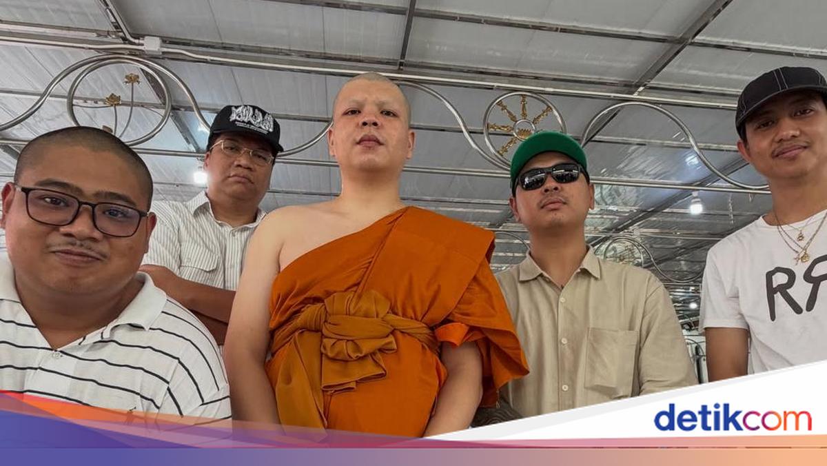 Whispers Drummer S. Piyawutt Leaves Band Temporarily to Become a Monk