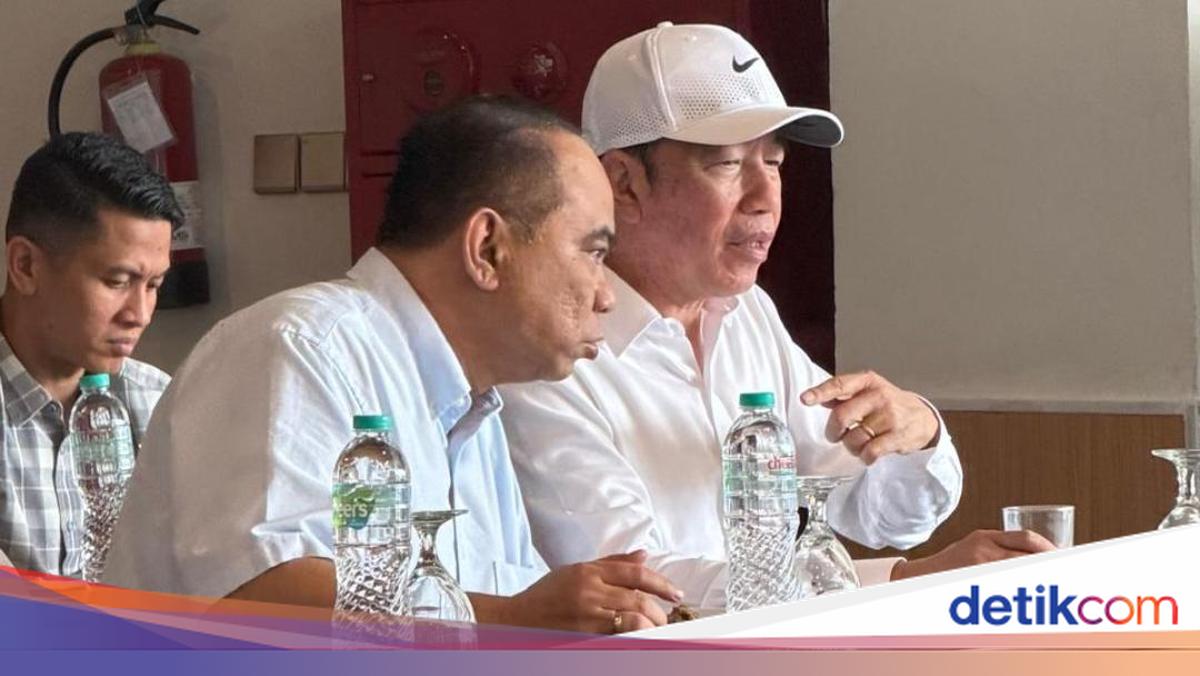Jokowi bertemu Ketua Umum Projo, Budi Arie. Dikatakan jika kondisinya sudah pulih 99% dan siap keliling RI untuk serap aspirasi.