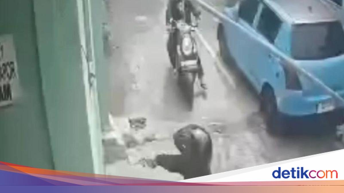 Komplotan Curanmor Bersenpi Sasar Kosan di Jaktim, Sempat Dikejar Satpam