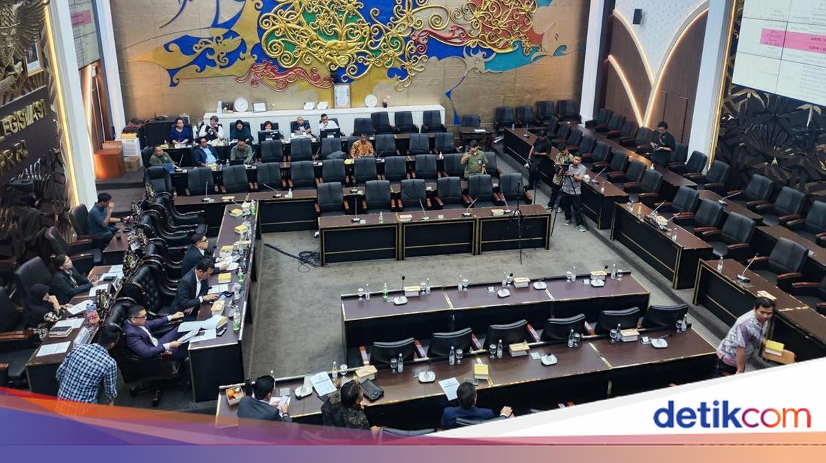 Baleg DPR 'Gas' RUU Satu Data Indonesia hingga RUU Air Minum dan Sanitasi