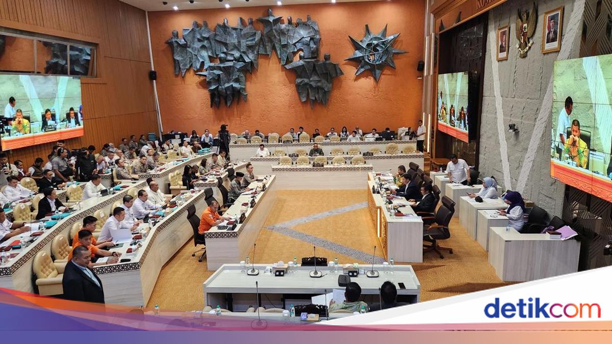 Menhub Absen, Komisi V DPR Tunda Rapat Soal Kecelakaan Kereta di Bekasi