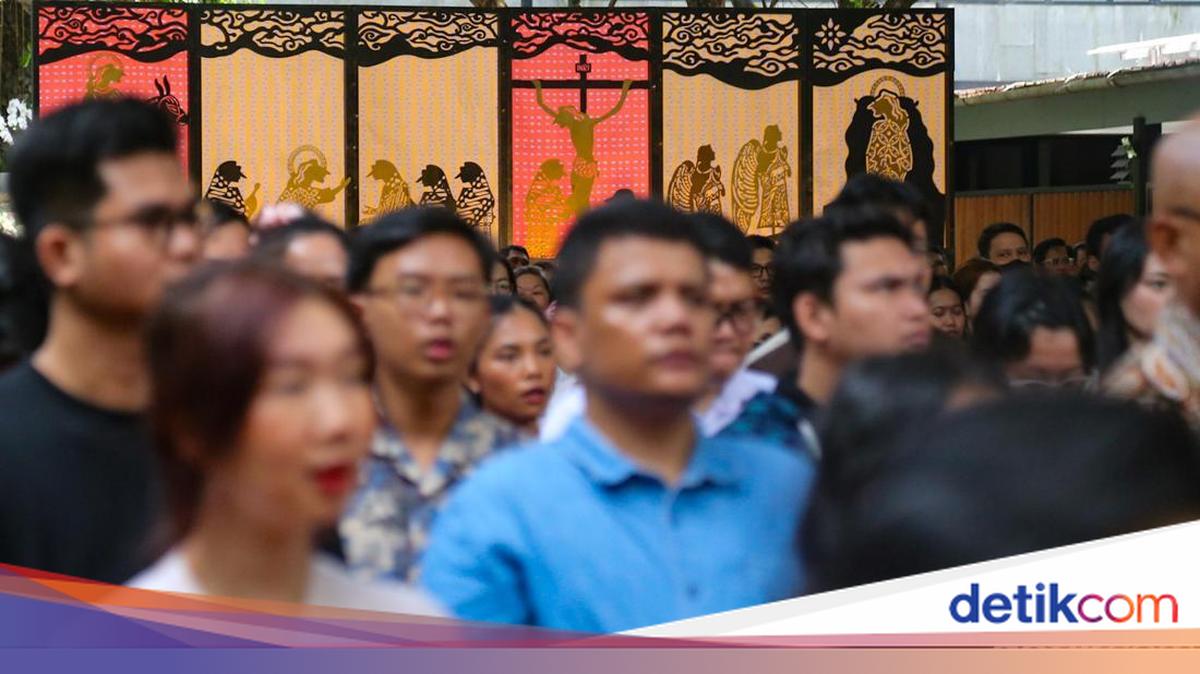 Jemaat Padati Katedral, Misa Kenaikan Yesus Kristus Berlangsung Khidmat