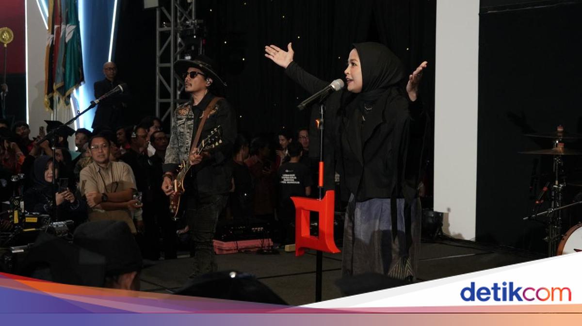 Kotak Beri Energi Untuk Para Wisudawan Baru