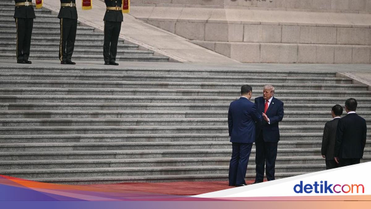 Trump dan Xi Jinping Bertemu di Beijing, Diawali Jabat Tangan