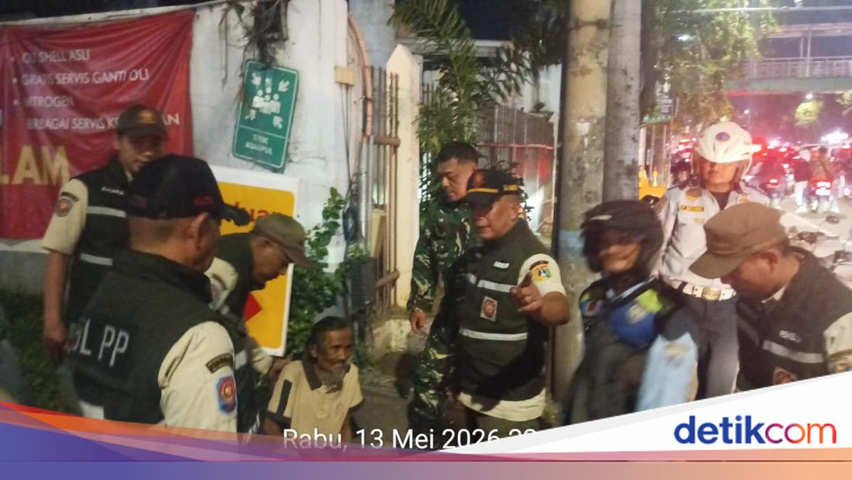 Delapan pengemis di trotoar Mampang dibawa ke panti sosial
