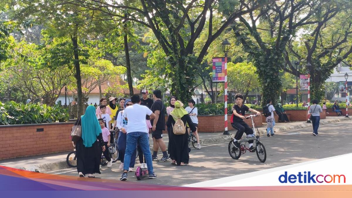 Sarah Ajak Keluarga Liburan ke TMII: Banyak Pilihan untuk Foto-foto