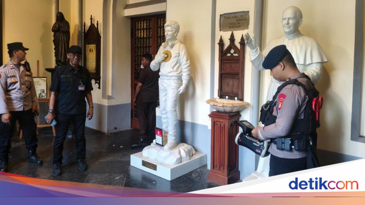 Brimob Metro Jaya Sisir Gereja Katedral Sebelum Ibadah Kenaikan Isa Almasih
