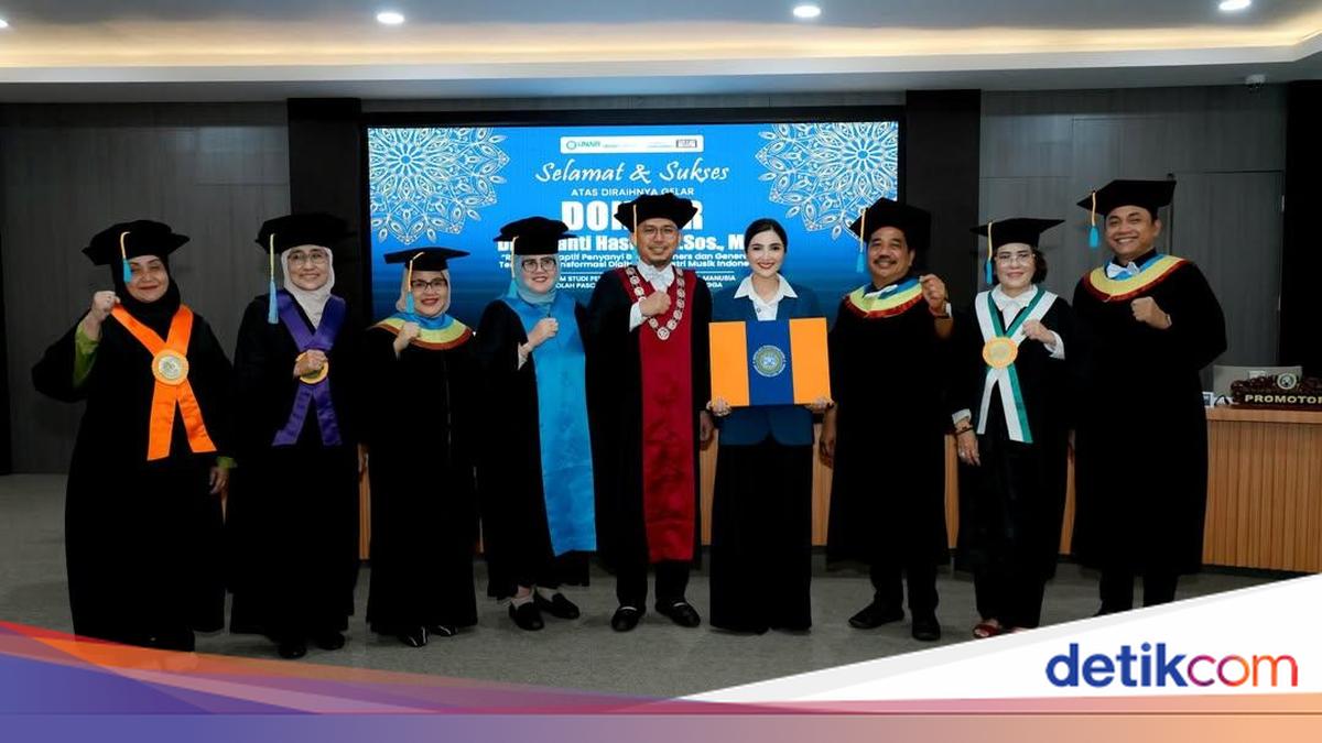 Ashanty Resmi Raih Gelar Doktor, Predikat Sangat Memuaskan
