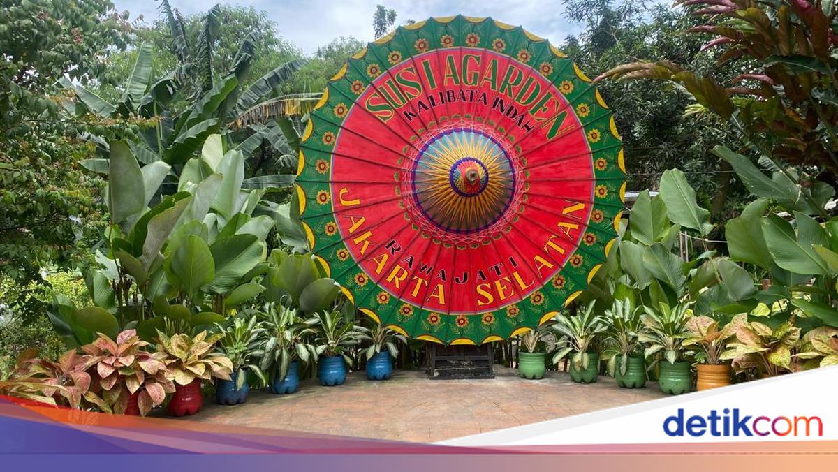 Adem Banget! Makan Bakso Cirawang di Tengah Kebun Asri Kalibata