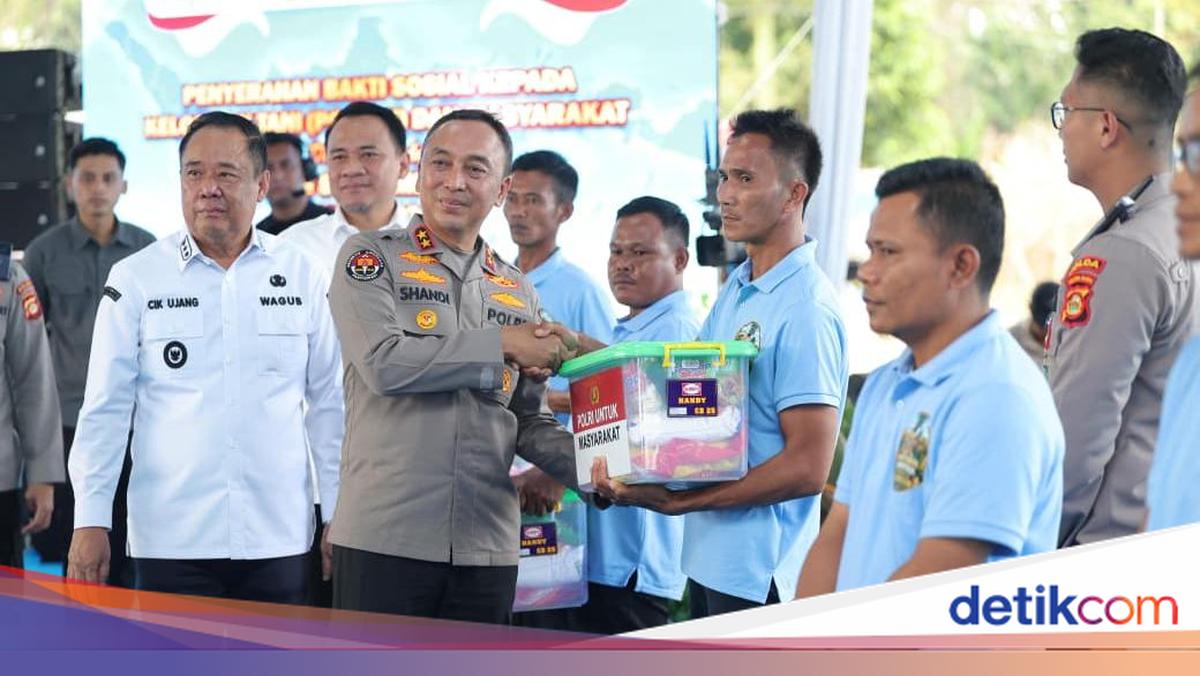 Polda Sumsel Salurkan Benih Jagung dan Alsintan untuk Petani